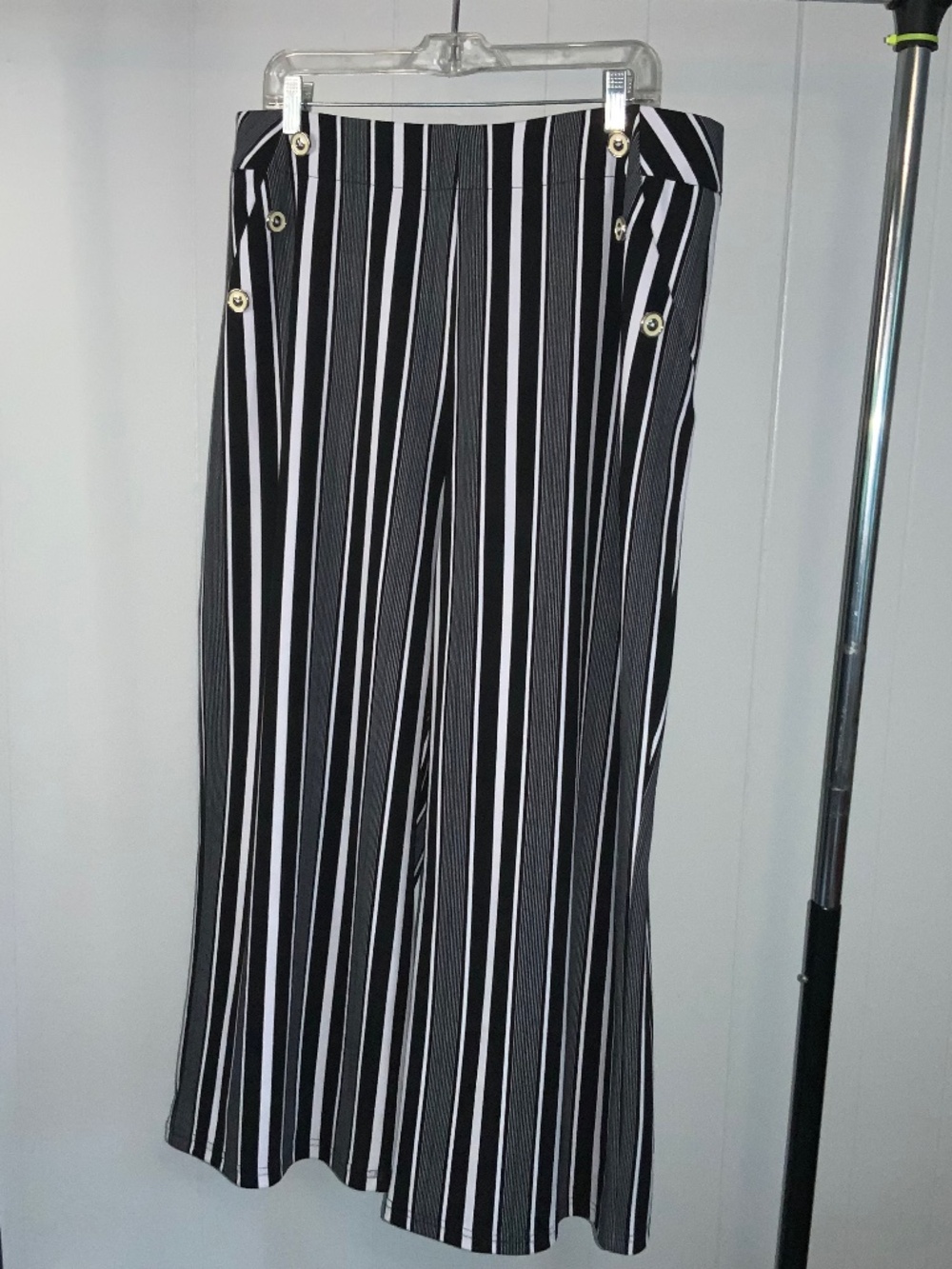 C Est. 1946 Vertical black white striped wide leg pants Sz 18/20WP button detail